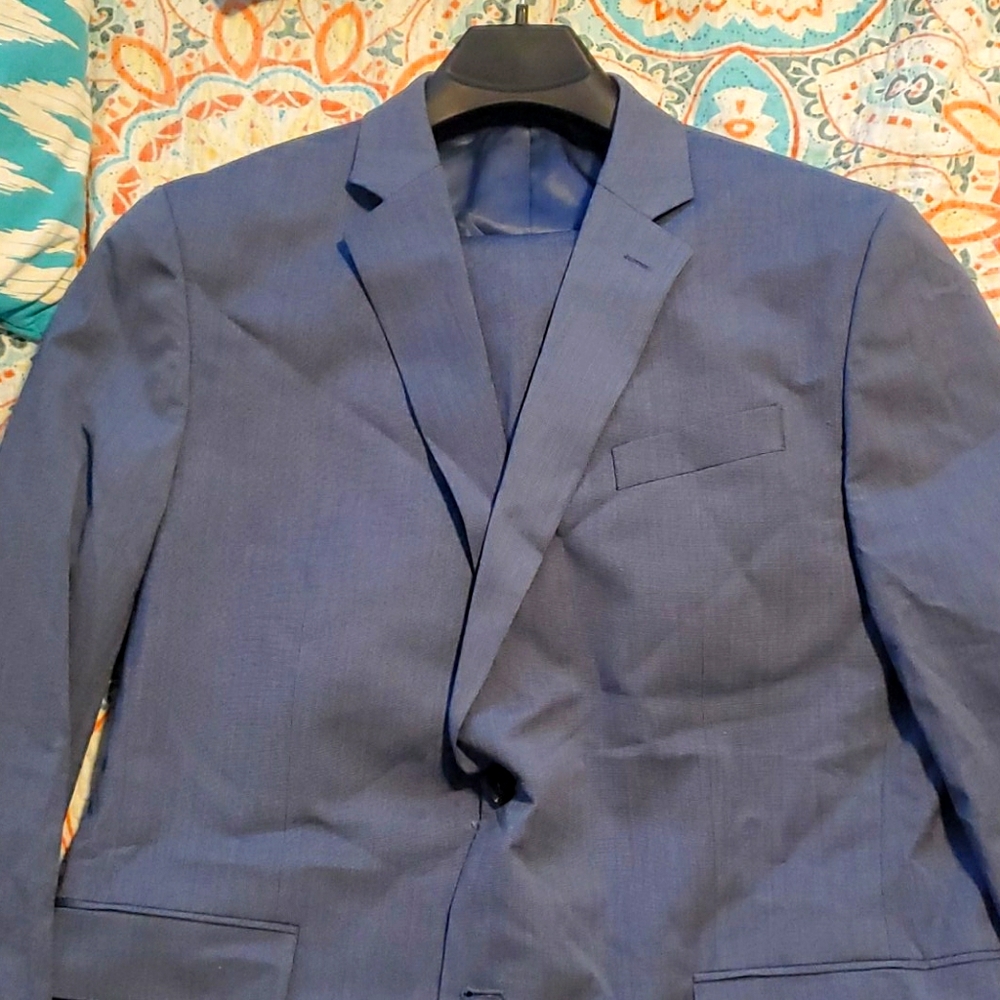 J.Ferrar Slim fit BLUE suit jacket, 44R. Pants 38x32